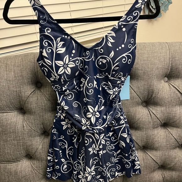 Yonique One Piece Swimsuits for WomenTummy Control Swimdress Skirt Swimwear - Picture 6 of 7